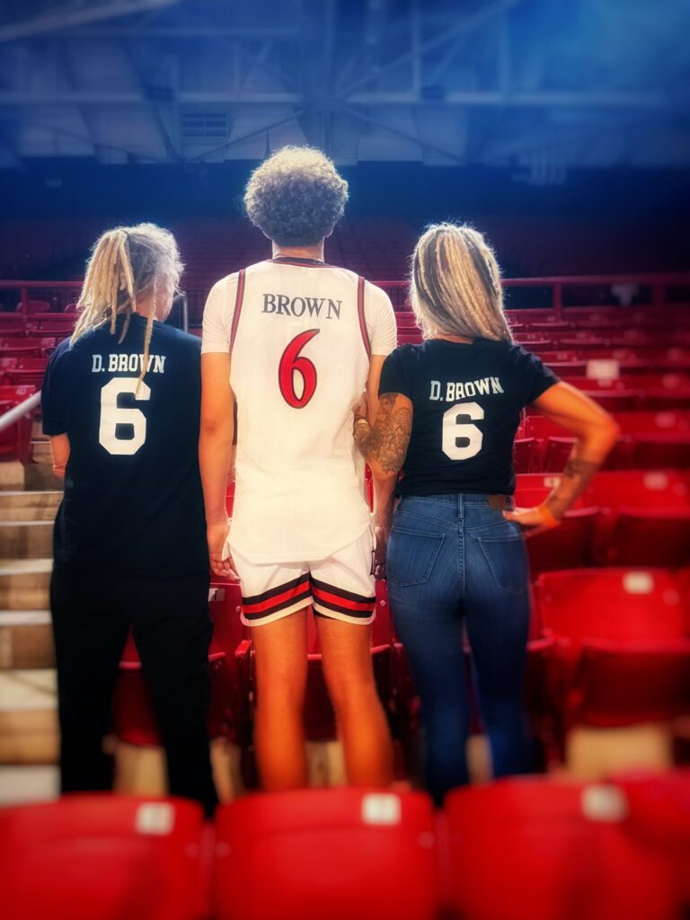 d brown 6 photo with kelli tmb